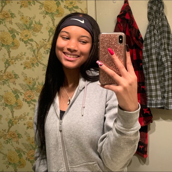 Meet your Posher, Ella - Picture 2 of 2